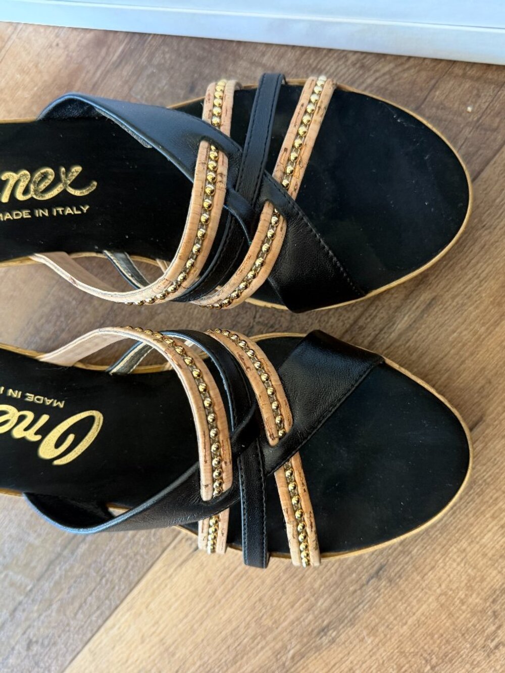 Onex Wedges Elaine - Like New! BLACK & TAN. Sz 8